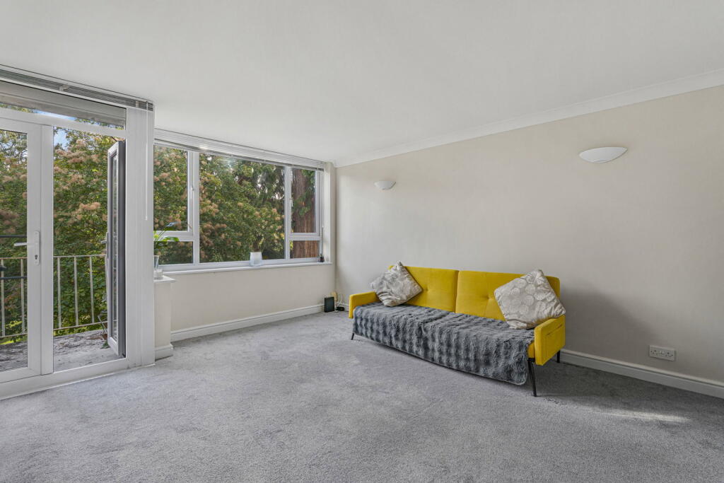 Apartment in Gloucester - View 5