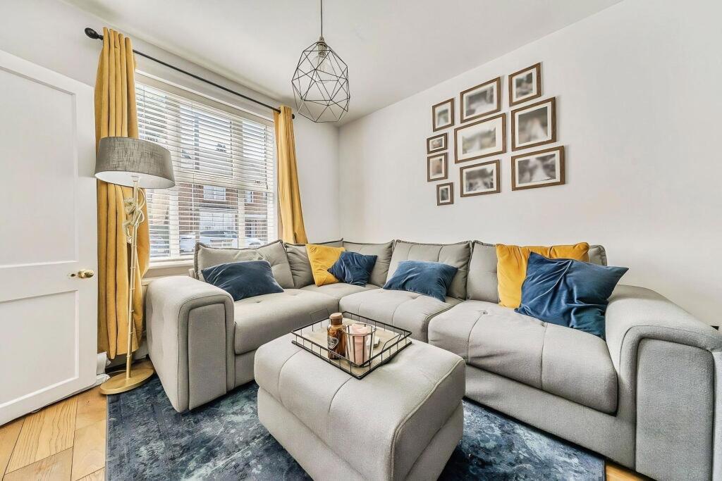 House in Basingstoke and Deane, Basingstoke - View 3