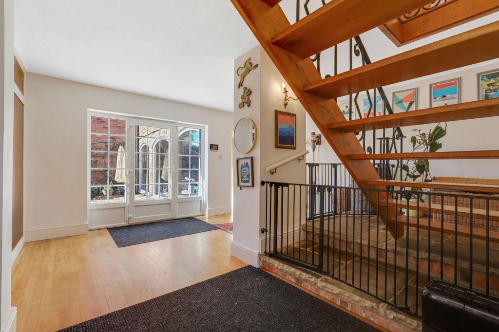 House in Nottingham - View 5