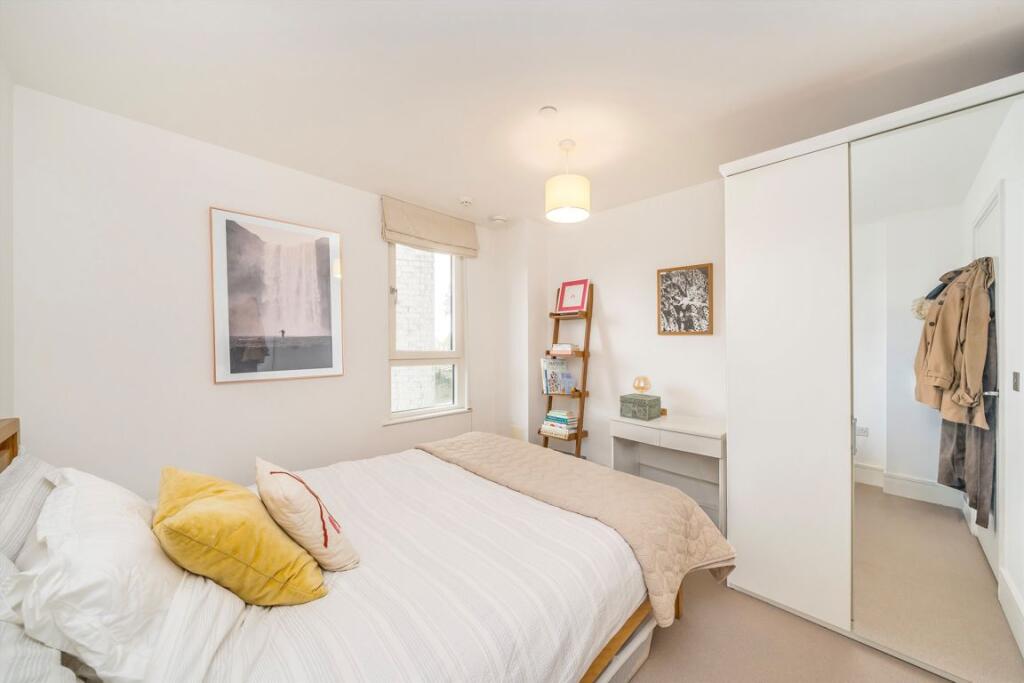 Apartment in London - View 5