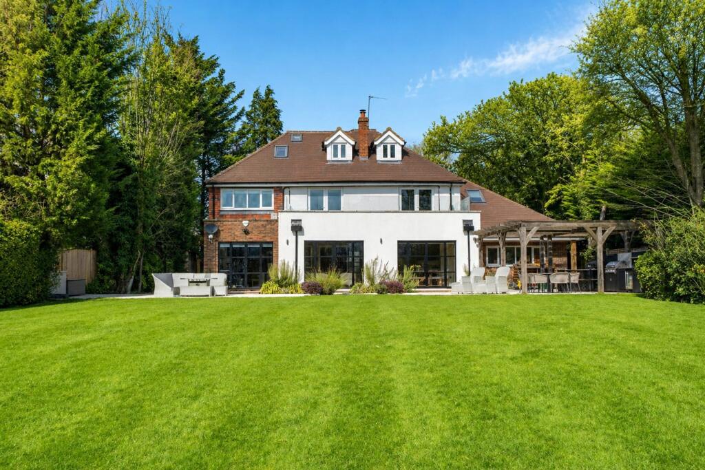 Main image of property: Cobham Road, Fetcham, KT22