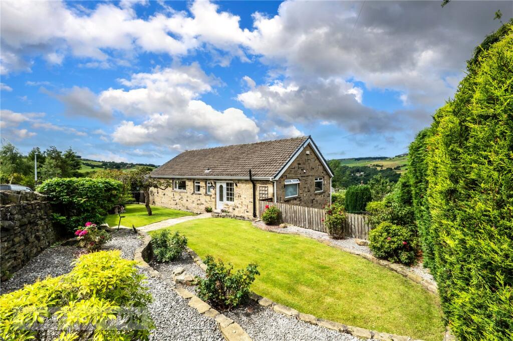 3-bed detached on Causeway Side, Linthwaite, Huddersfield, West Yorkshire, HD7, £550,000
