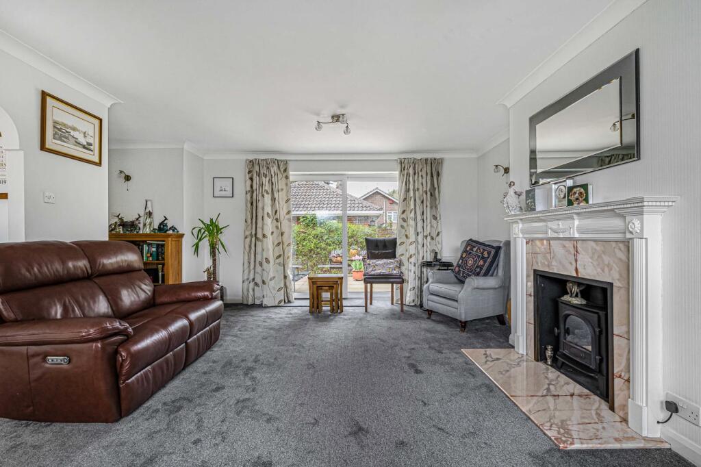 Shaftesbury Road, Woking, Surrey, GU22 - View 6