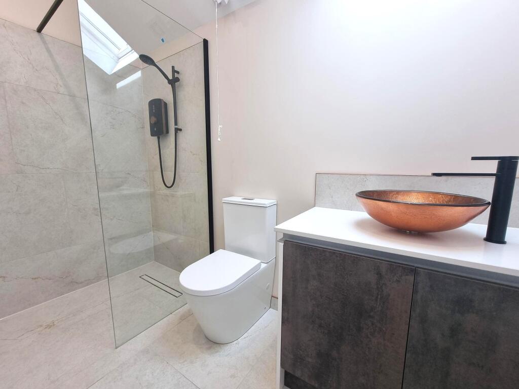 House in Barry, Merthyr Dyfan - View 6