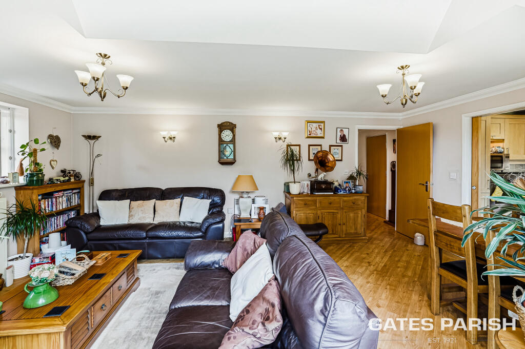 Cornsland Close, Upminster, RM14 photo 4