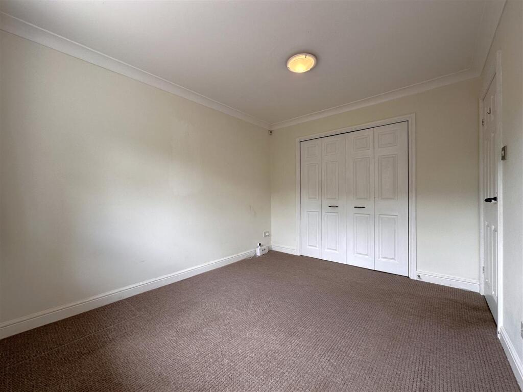 Clayton Close, Newark - More