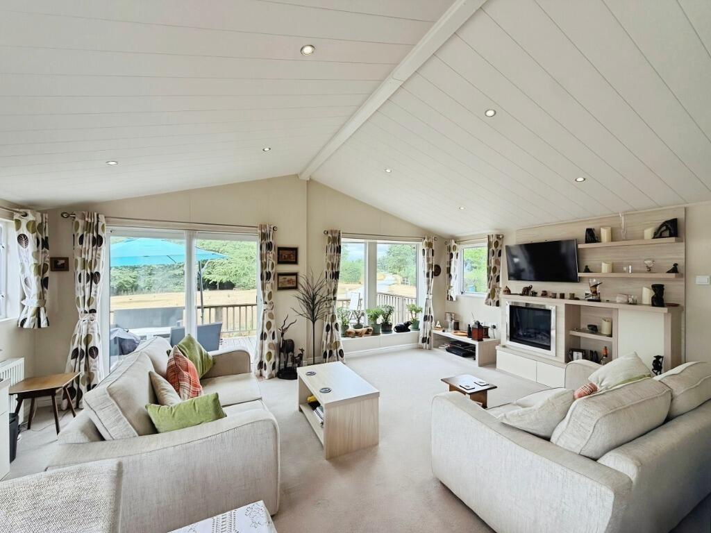 House in Worcester - View 2