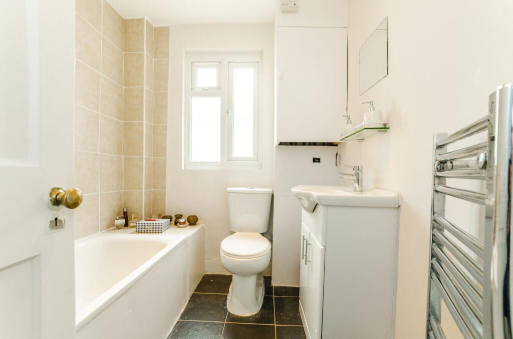 Apartment in London, Willesden Green, Dollis Hill - More