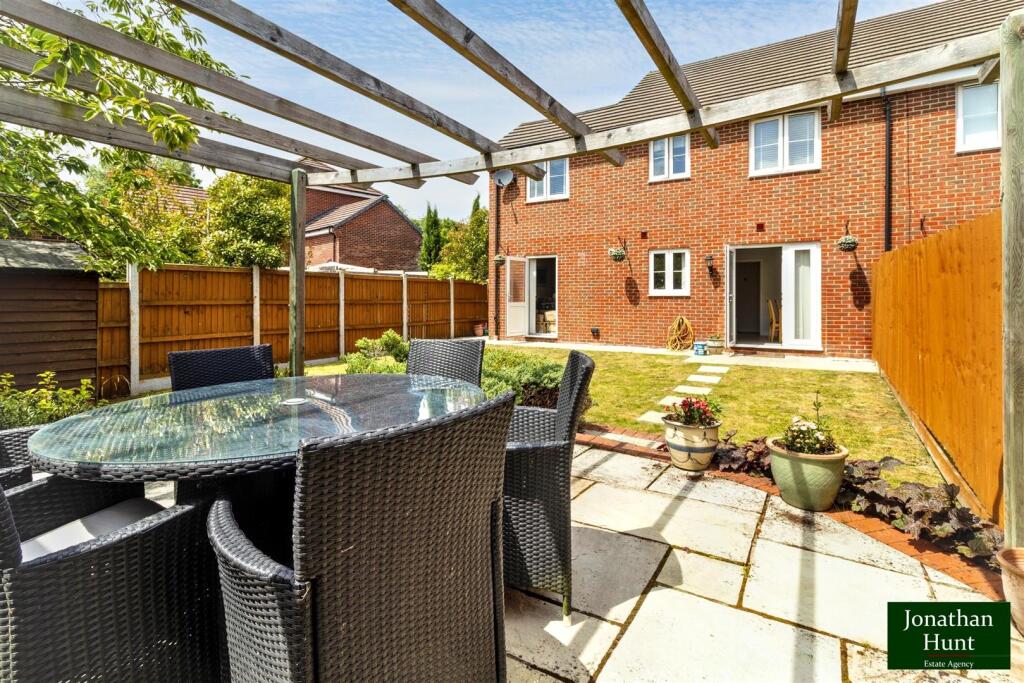 Stearn Way, Buntingford photo 4