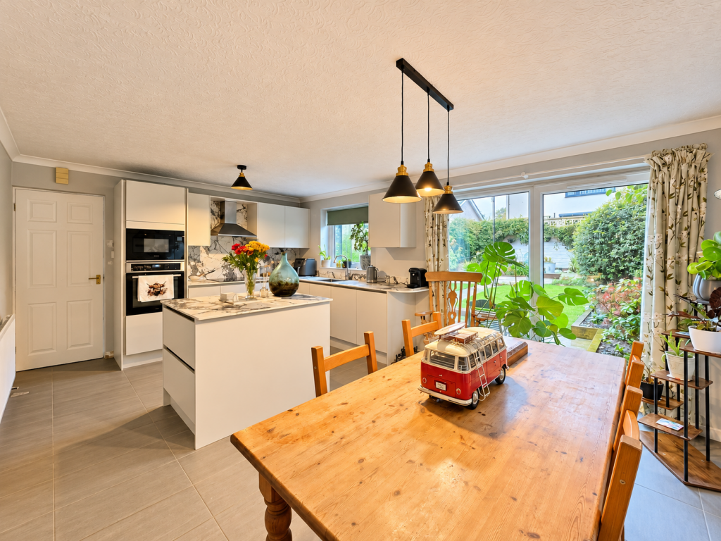 House in Barry, Vale of Glamorgan - More