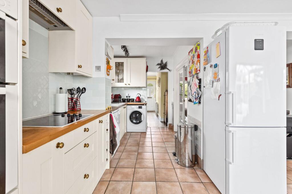 House in Lower Stondon, Stondon - More
