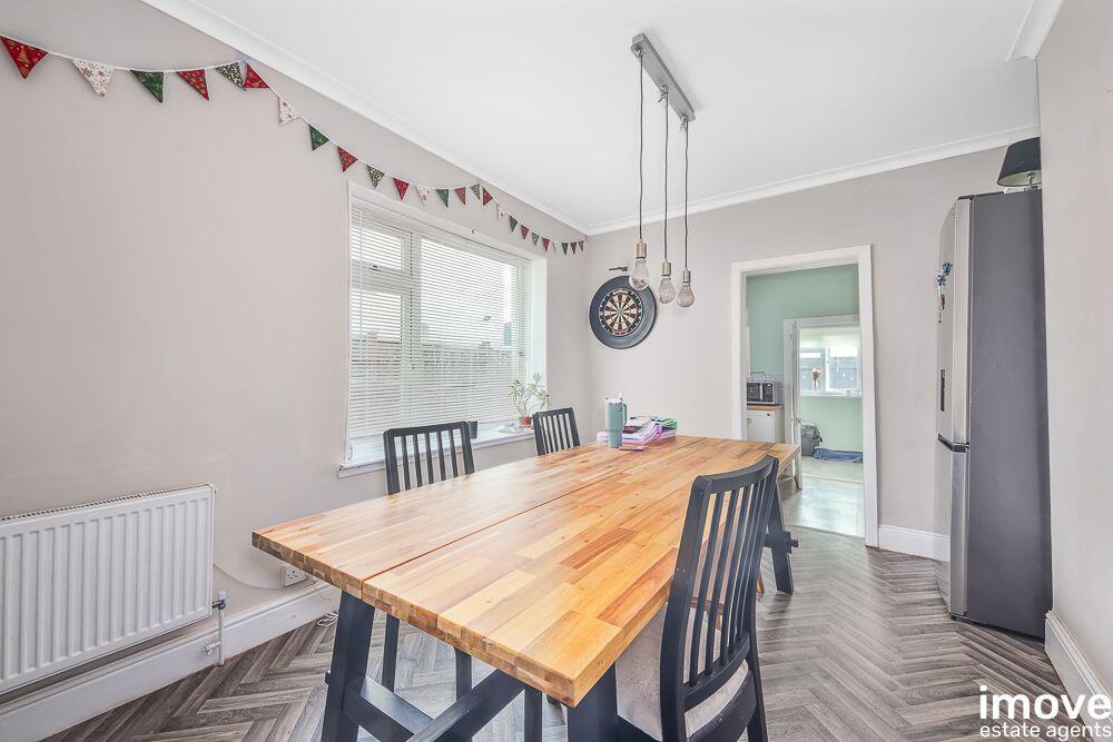 House in Torquay, Torbay - View 3
