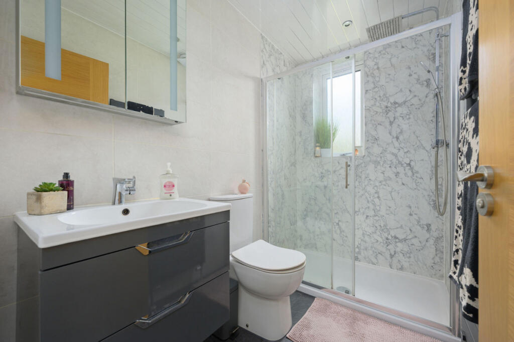 Apartment in Oakley, Fife - View 4
