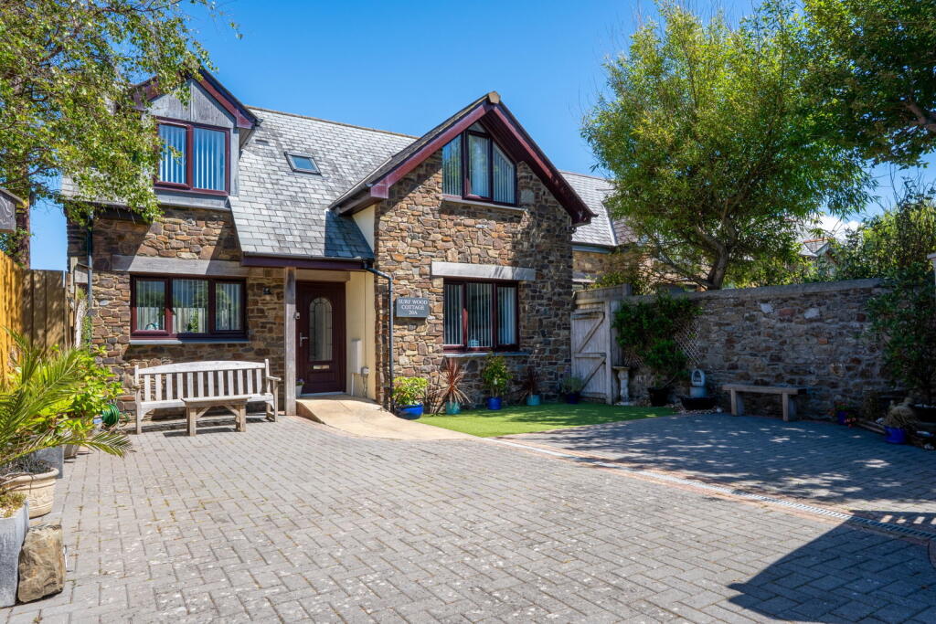 4-bed detached on Surf Wood Cottage, Westward Ho!, £445,000