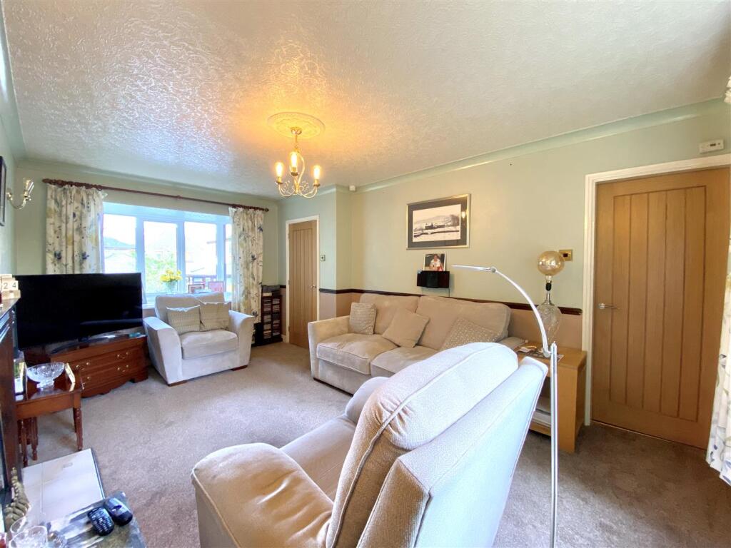 House in Calderdale, Greetland, Lindwell - View 2