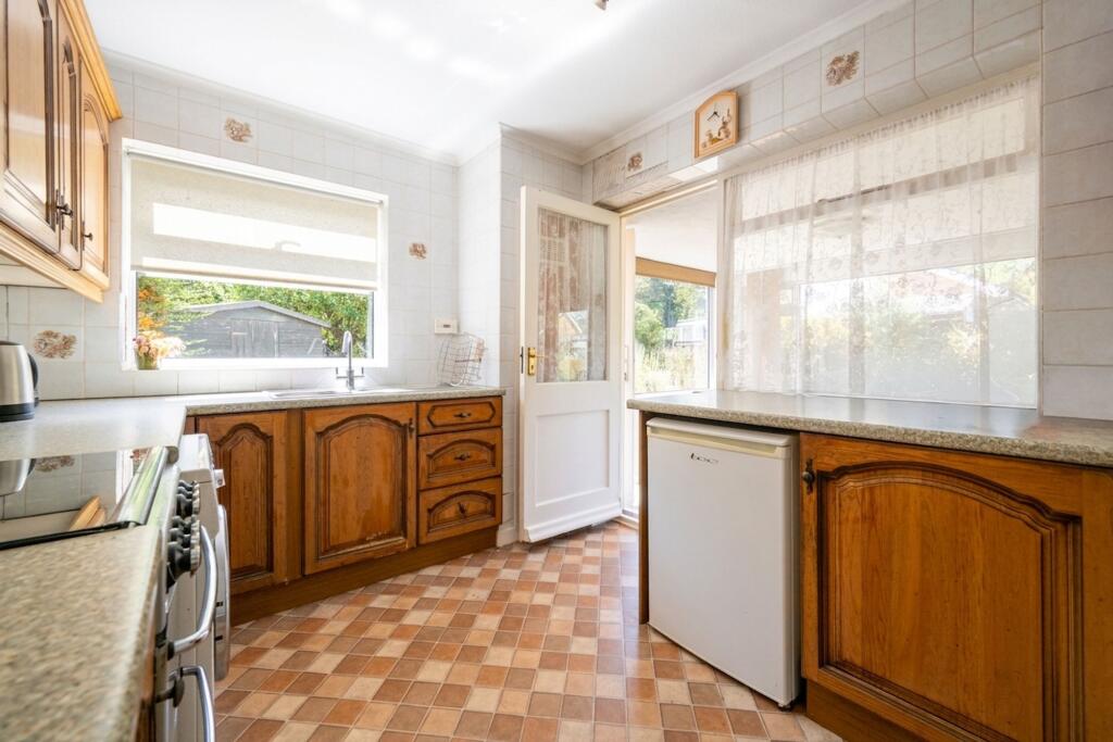 House in Wealden, Polegate - More