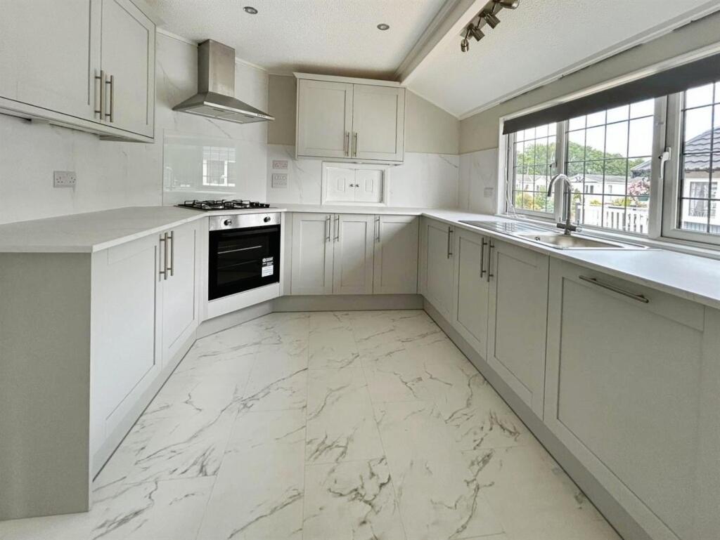 House in Worcester - View 4