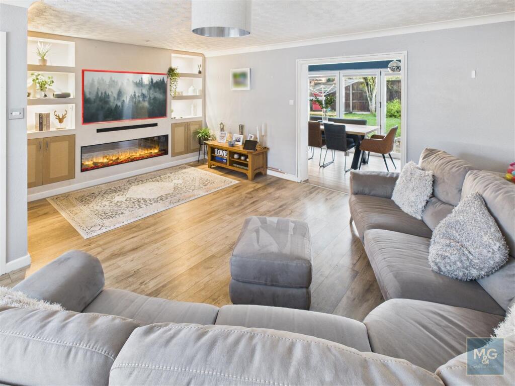15, Raedwald Drive photo 3