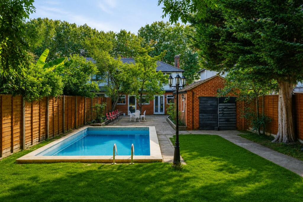Calmont Road, Bromley, BR1