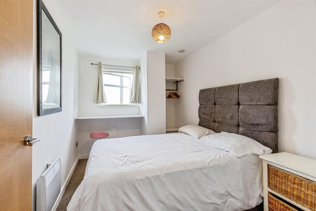 Apartment in Bristol - View 5