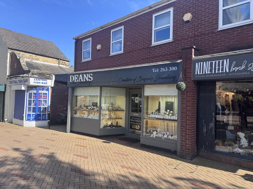 Main image of property: 17 Bank Street, Ossett, Wakefield, WF5 8PS