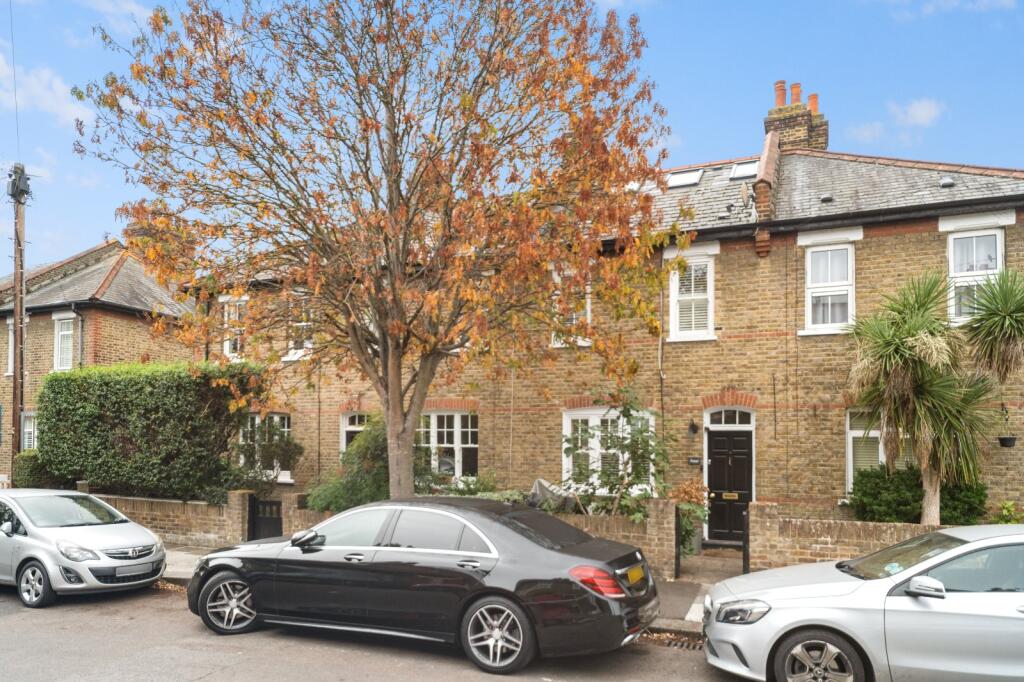 House in London, Mortlake - View 2