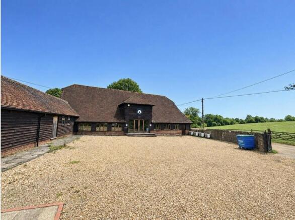 LYDLING BARN PIC.jpg