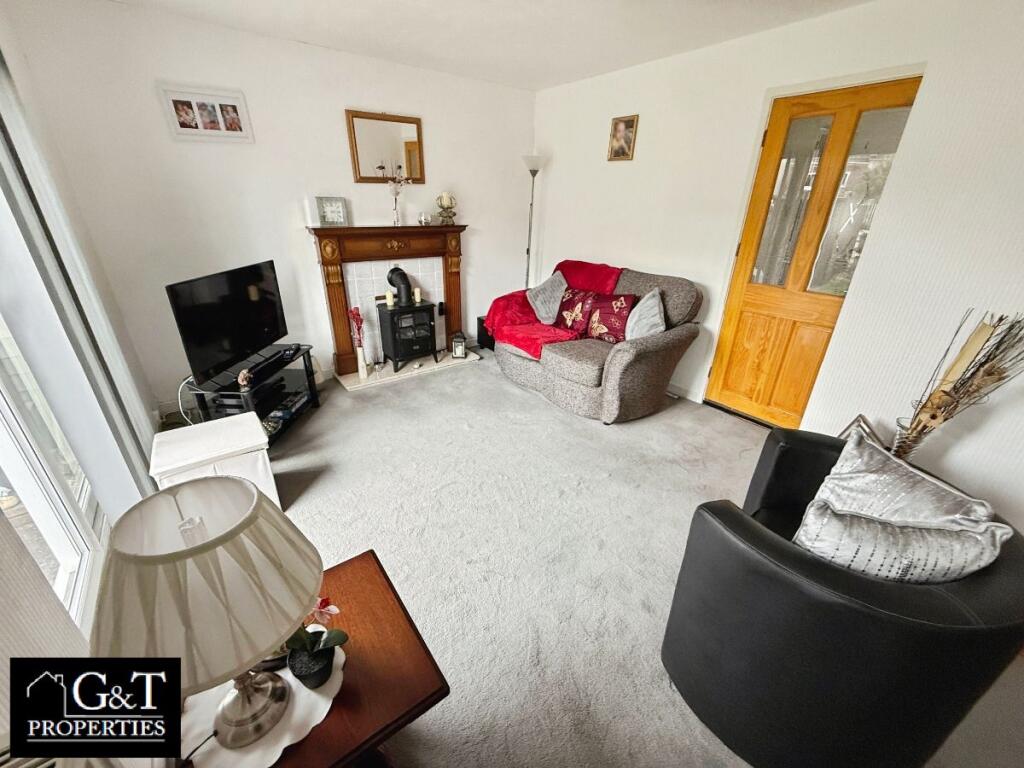 Brockley Close, Brierley Hill photo 3