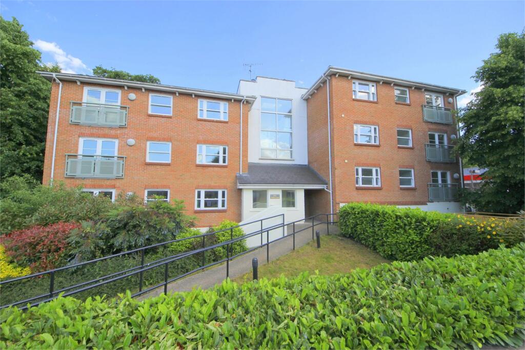 Main image of property: Green Lanes, Winchmore Hill N21