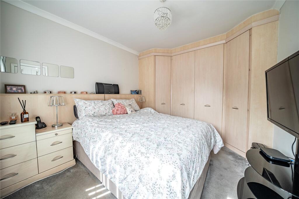House in Leeds, Alwoodley - More