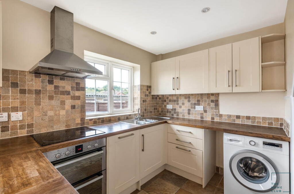 Lynwood, Guildford, GU2 - View 2