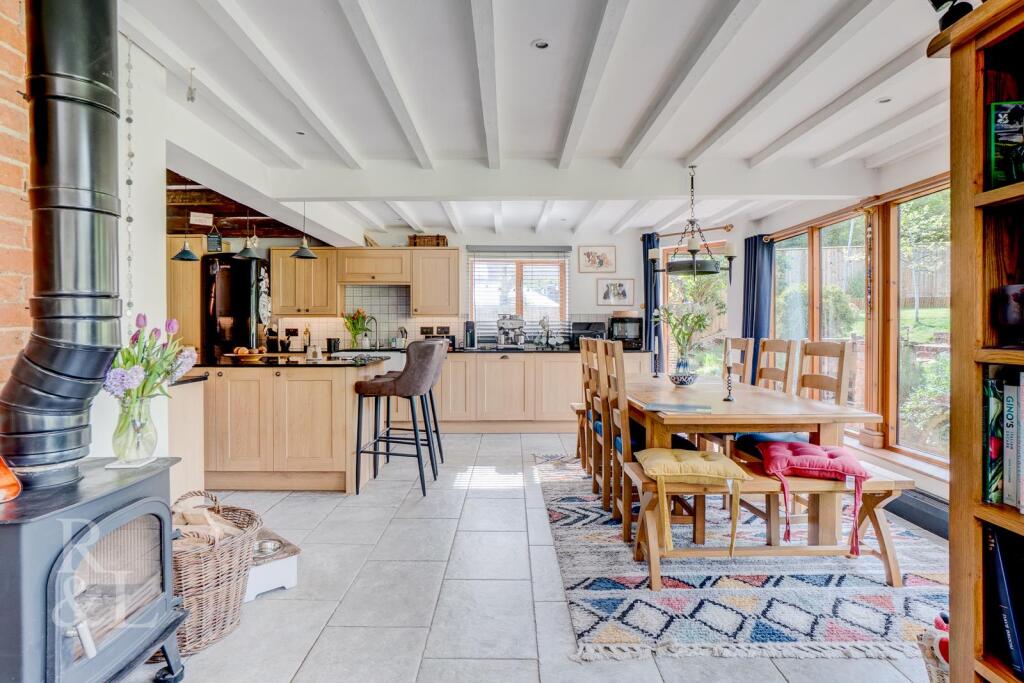 House in Rushcliffe, West Leake - More