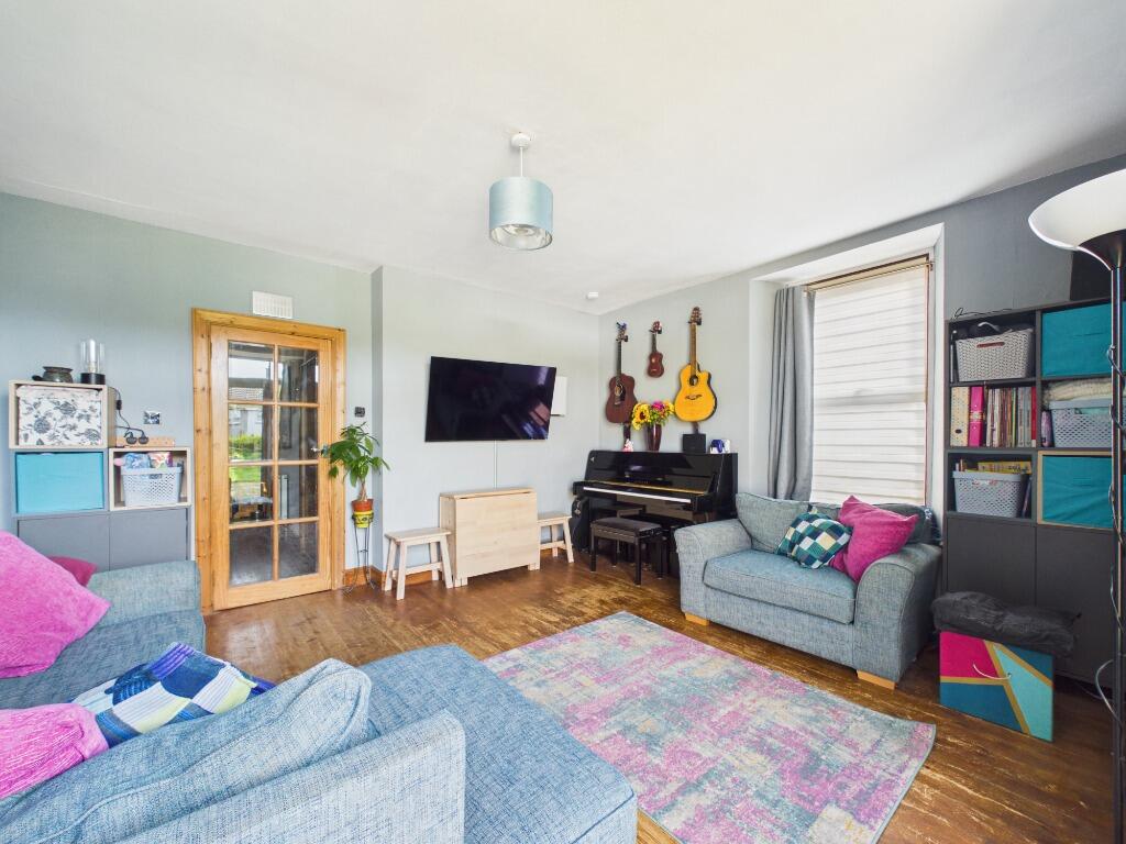 Maxwellton Avenue, Calderwood, East Kilbride, G74 photo 4
