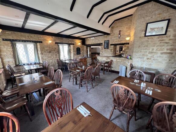 Restaurant c.jpg