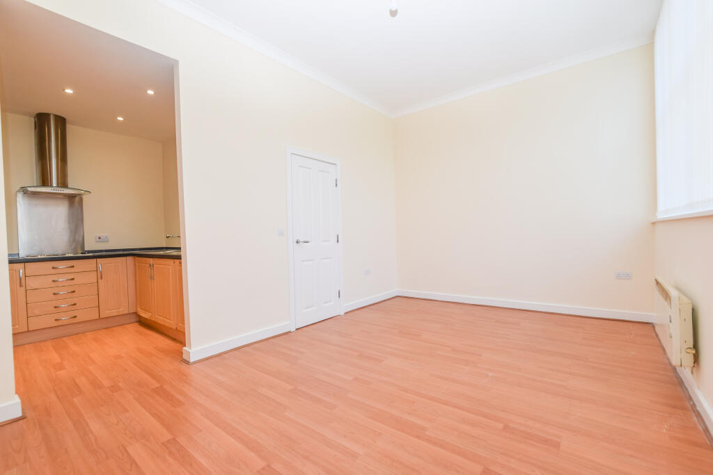 Apartment 8, Cambridge Court, Cambridge Road, Ellesmere Port CH65 4AQ - View 2