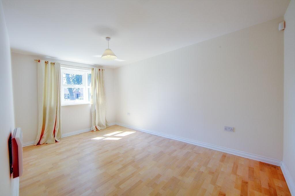 Apartment in Newcastle upon Tyne - View 5