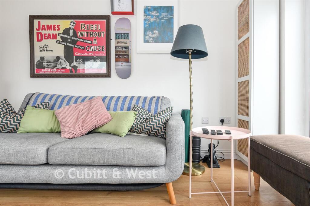Apartment in Croydon - View 5