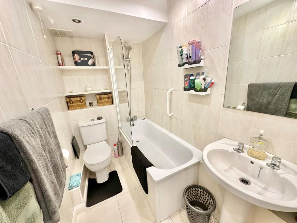 Apartment in Bournemouth, Lansdowne - View 5