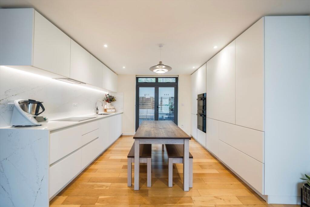 House in London - View 4