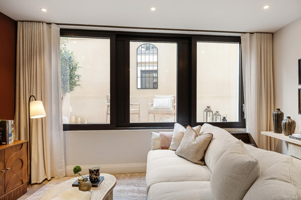 Apartment in London - View 5