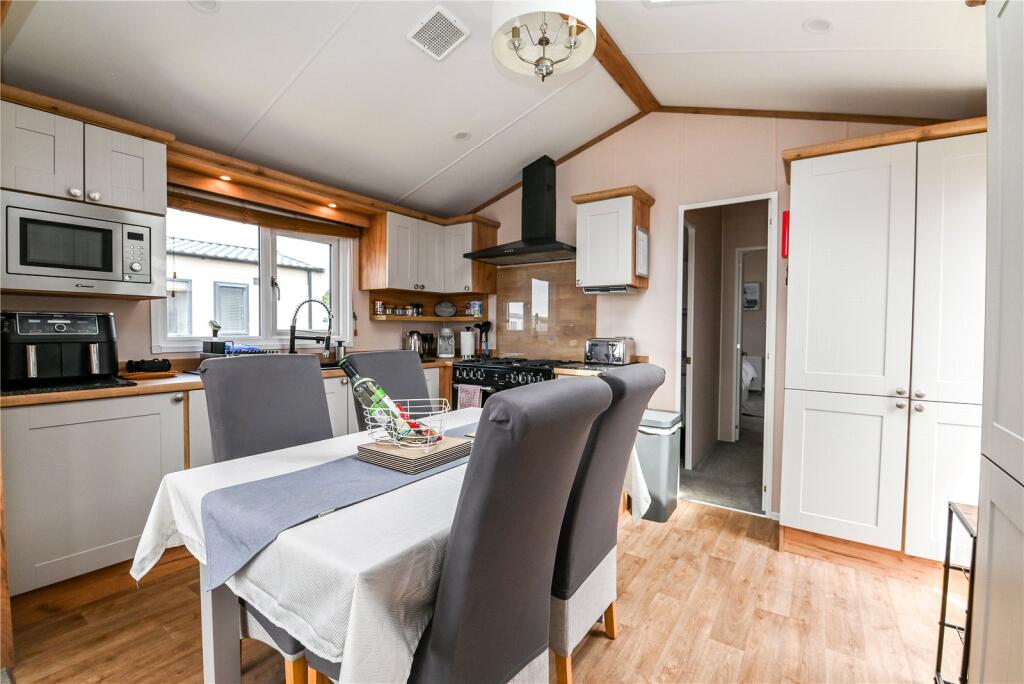 House in New Forest, Old Milton, New Milton - View 5