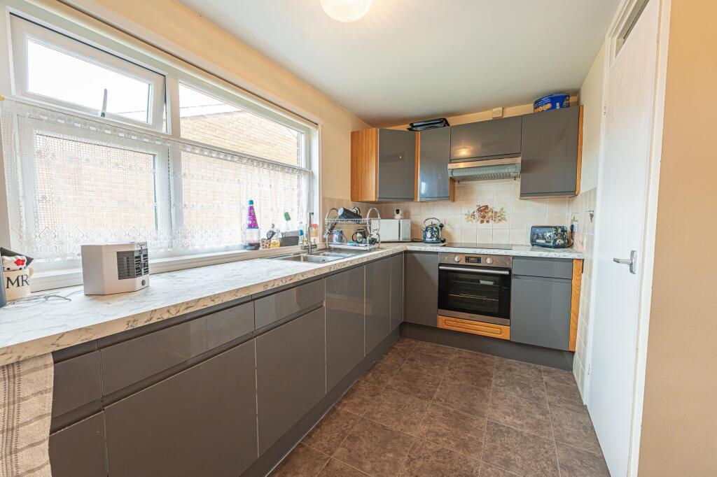 Apartment in Newport - View 2