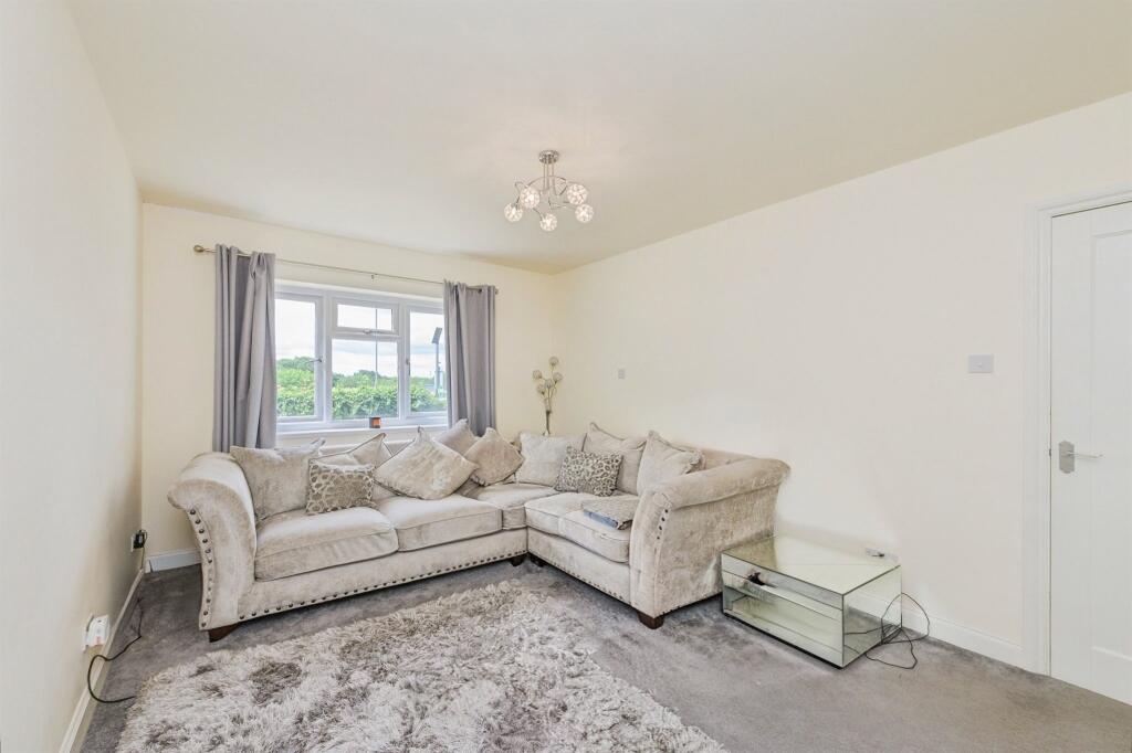 House in Tamworth, Staffordshire - View 2
