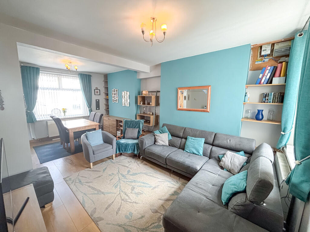 House in Hengoed, Ystrad Mynach, Gelligaer - More