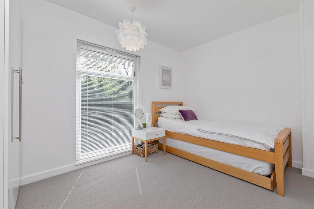 Additional image 20 of May Close, St. Albans