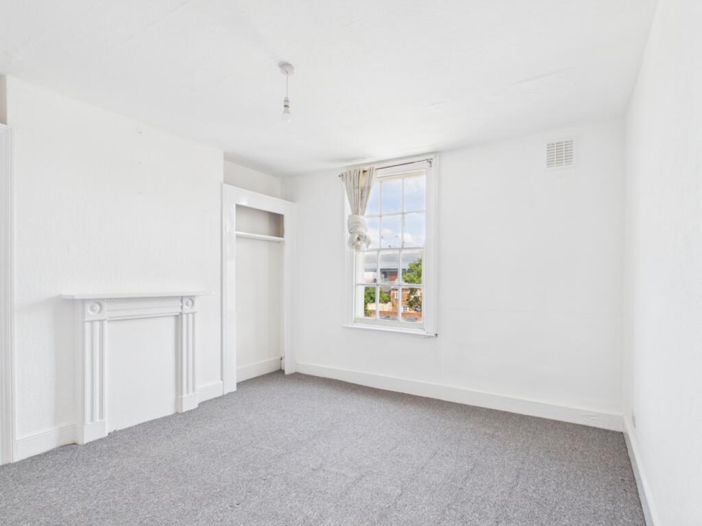 Main image of property: Room 1, Flat 2 50 St Georges Street, Cheltenham