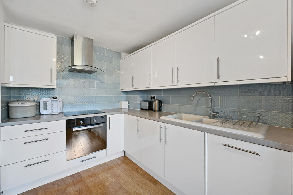 Apartment in Enfield - View 3