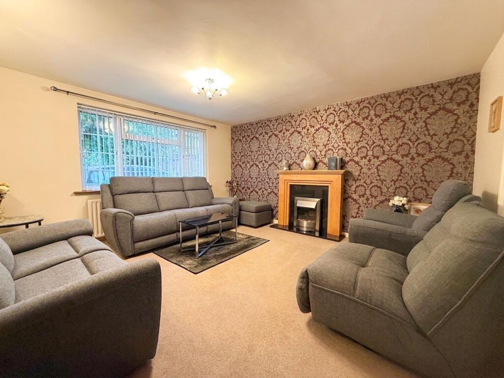 Main image of property: 28a Westminster Road, Stoneygate, Leicester LE2 2EG