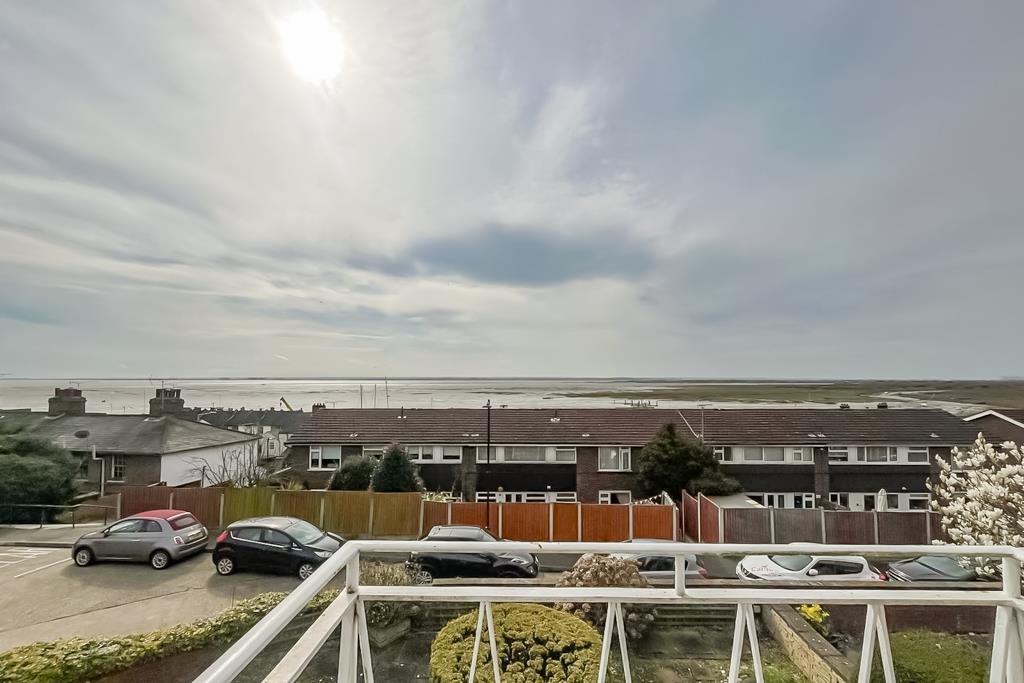 Apartment in Southend-on-Sea - View 4