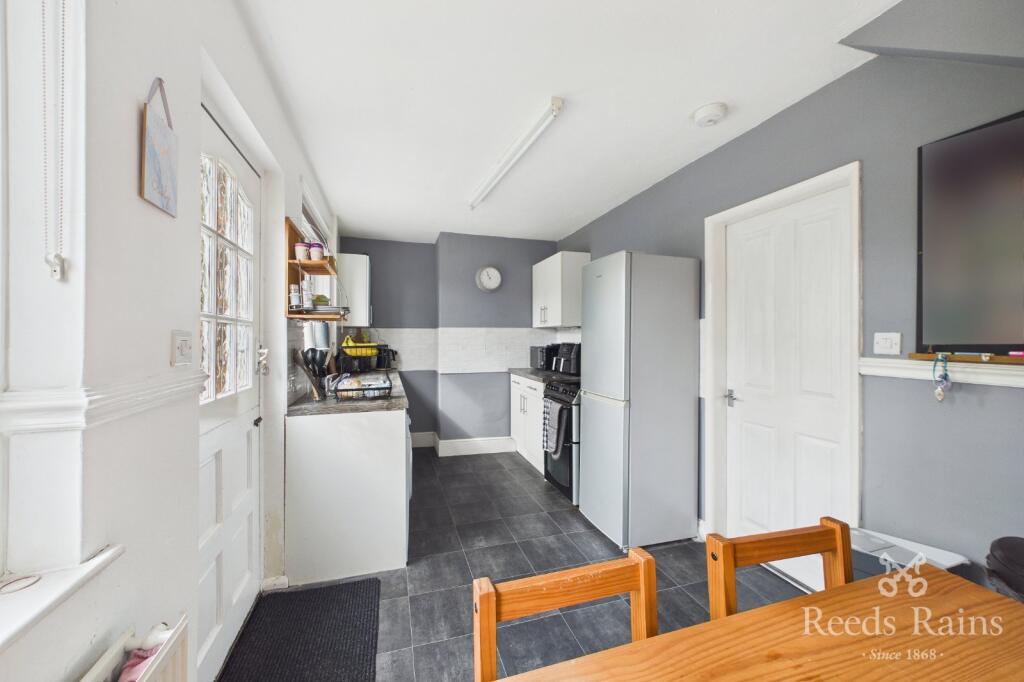Queens Drive, Ossett, West Yorkshire, WF5 photo 4